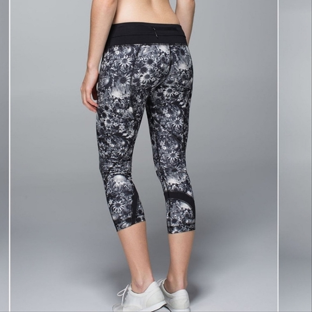 Like New Lululemon Run: Inspire Crop II *All Luxtreme
